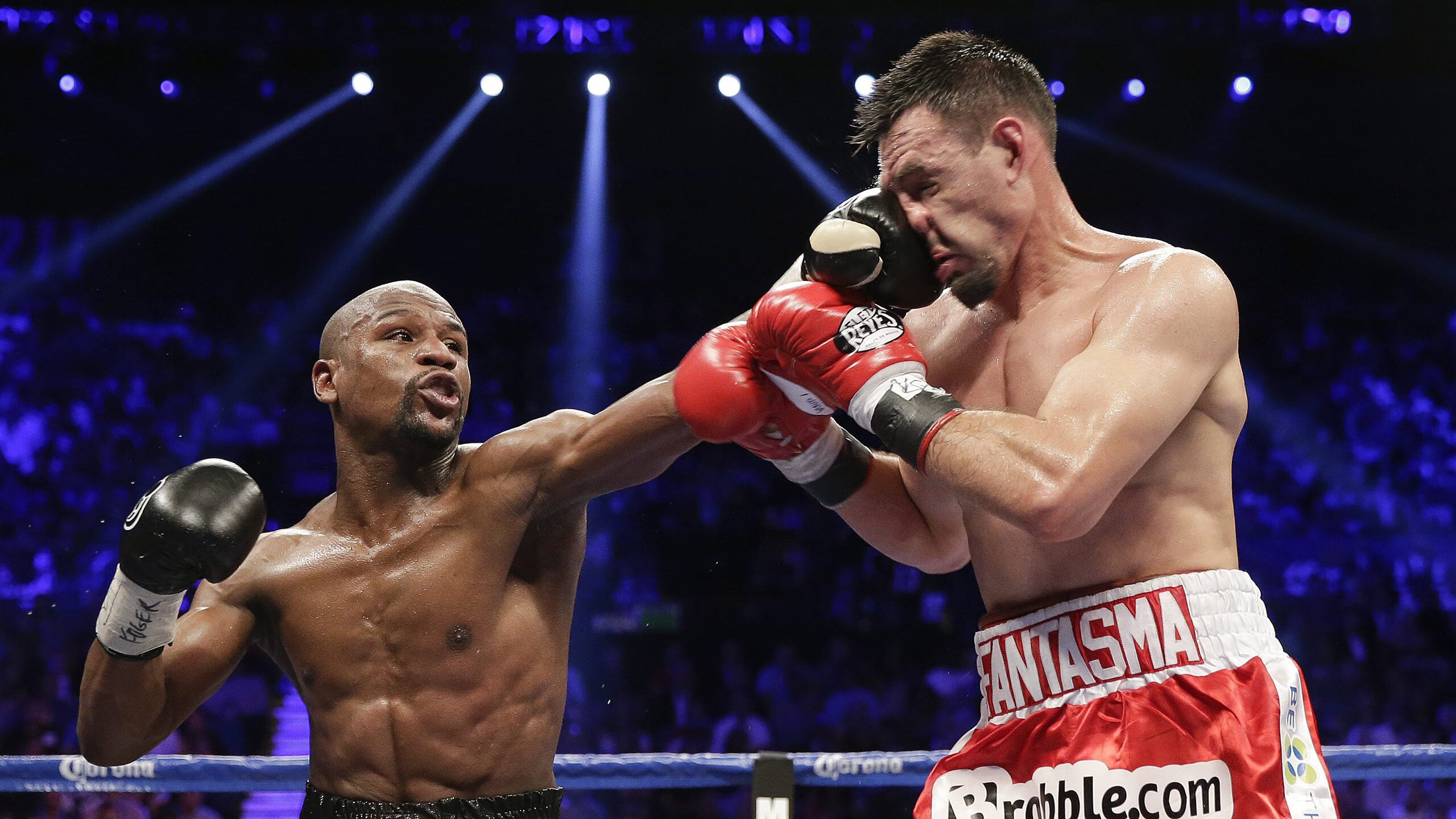 曲折戏剧性的比赛,谁能笑到最后,戏曲折扇图片